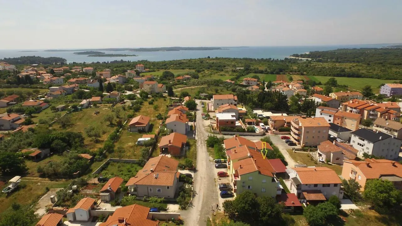 Apartman Pula 0*,